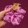Saténová scrunchie gumička - světle růžová