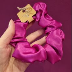 Saténová scrunchie gumička - fuksiová