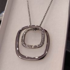 Ocelový náhrdelník s krystaly Swarovski dvojitý čtverec