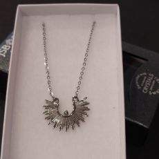 Ocelový náhrdelník s krystaly Swarovski paprsky