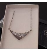 Ocelový náhrdelník s krystaly Swarovski šipka