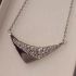 Ocelový náhrdelník s krystaly Swarovski šipka